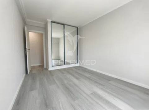 T4 totalmente remodelado na amora | 120 m² | 4 quartos | 2 casas de banho