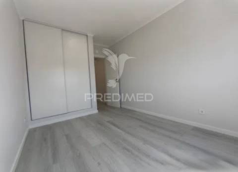 T4 totalmente remodelado na amora | 120 m² | 4 quartos | 2 casas de banho