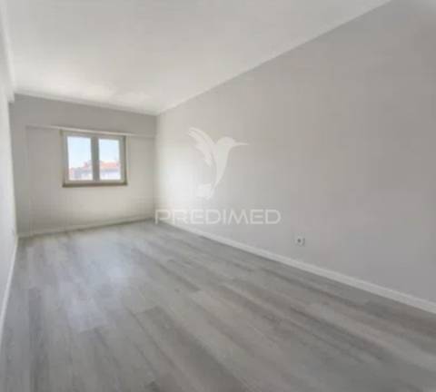 T4 totalmente remodelado na amora | 120 m² | 4 quartos | 2 casas de banho