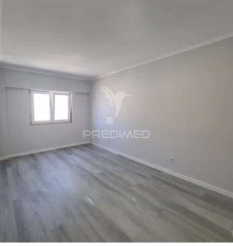 T4 totalmente remodelado na amora | 120 m² | 4 quartos | 2 casas de banho