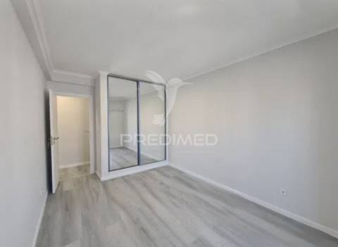 T4 totalmente remodelado na amora | 120 m² | 4 quartos | 2 casas de banho