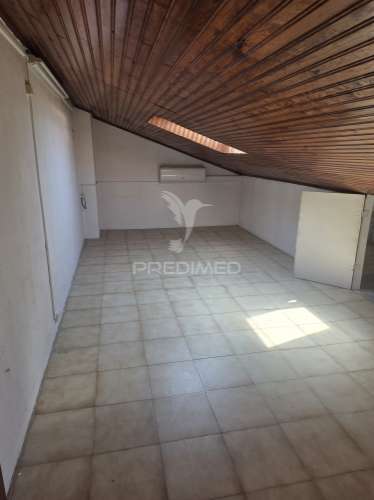 Prédio misto com vista rio – excelente oportunidade de investimento
