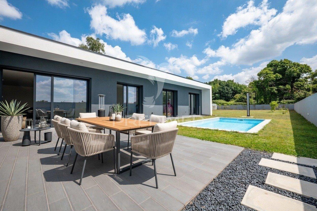 Moradia térrea t3 com piscina | turiz, vila verde