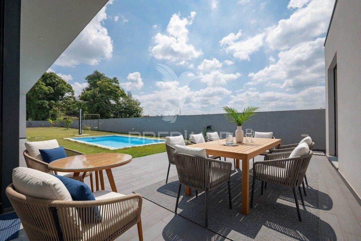 Moradia térrea t3 com piscina | turiz, vila verde