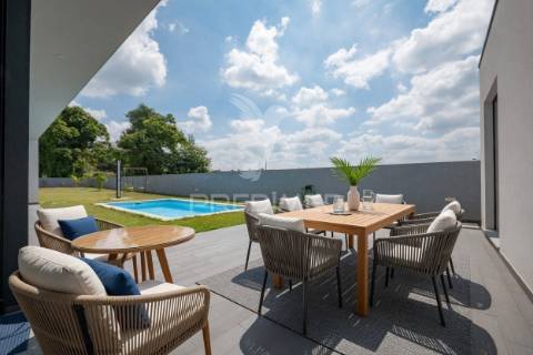 Moradia térrea t3 com piscina | turiz, vila verde