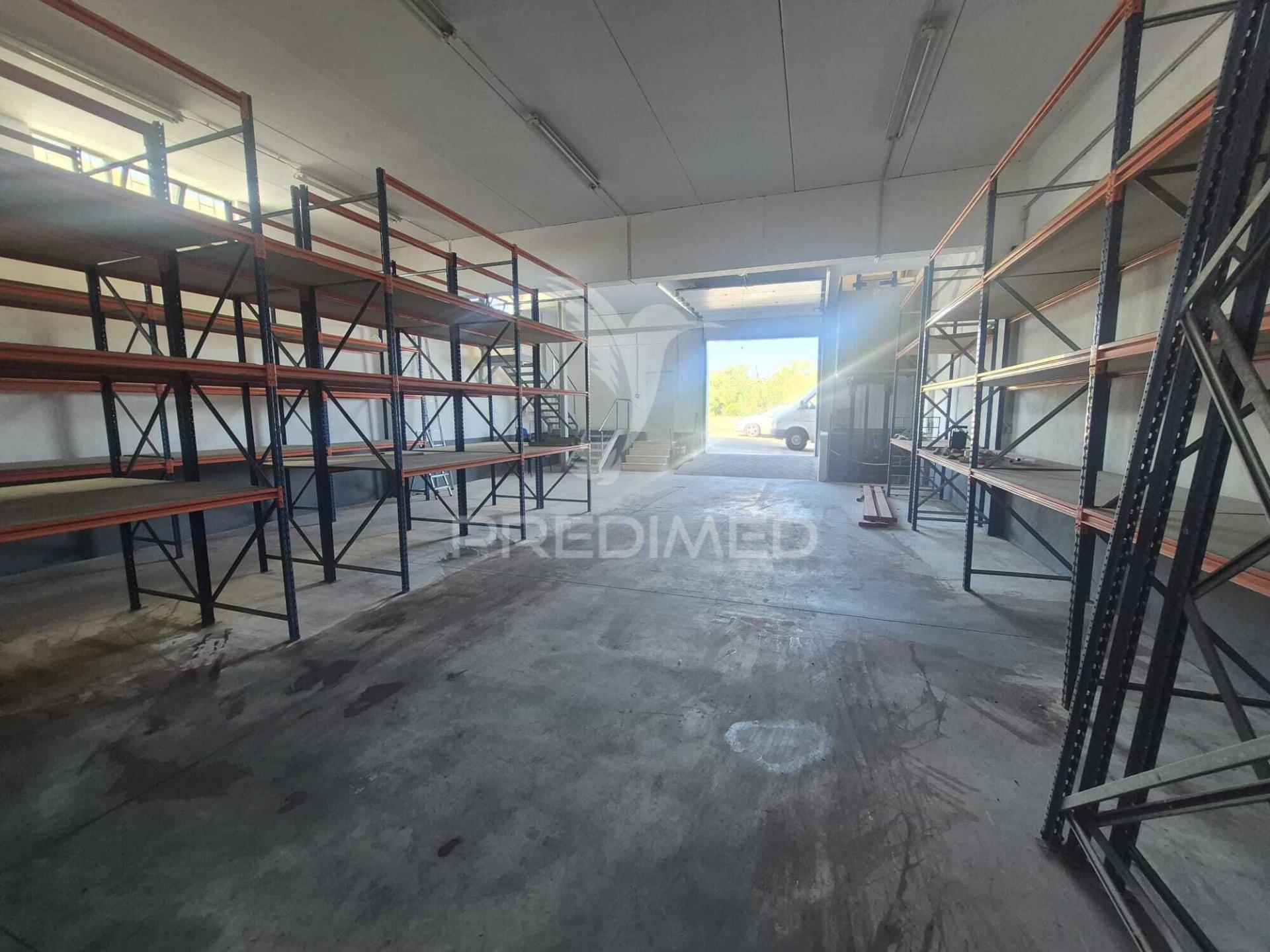 Arrendar armazém industrial 400m2 em condominio sintra