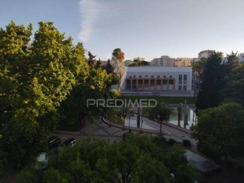 Apartamento t3 c/ arrecadação laranjeiro