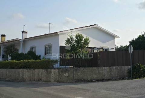 Moradia t3 • 330.000€ • turquel
