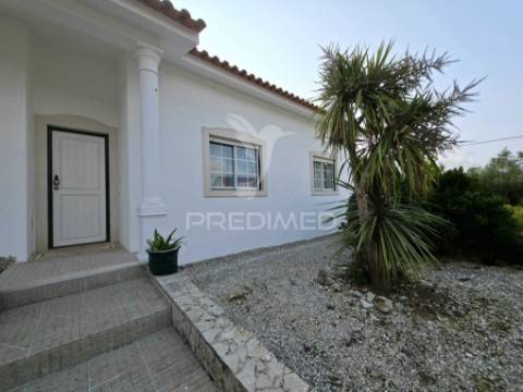 Moradia t3 • 330.000€ • turquel
