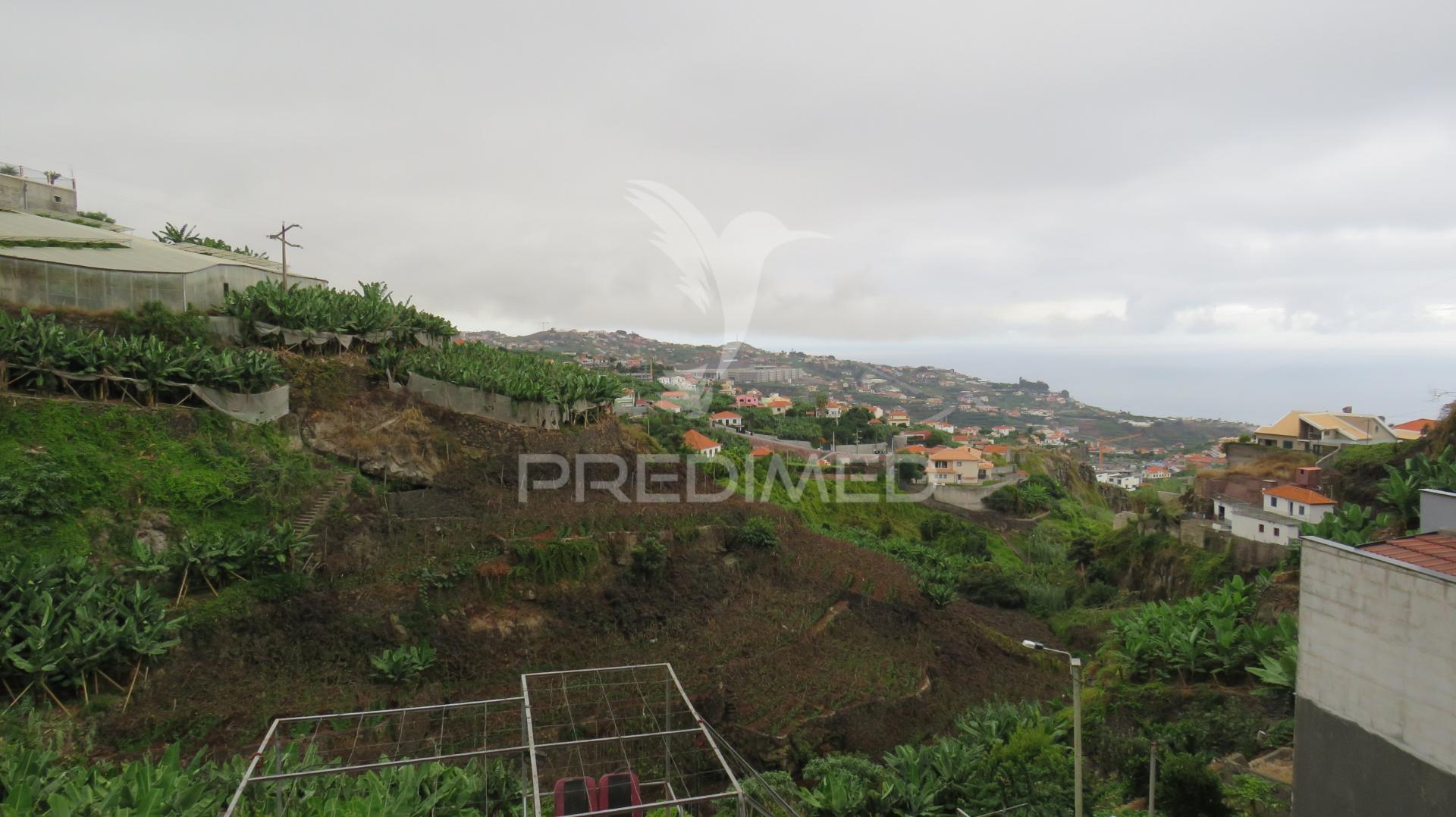 Moradia t3  com terreno em câmara de lobos