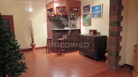 Moradia t3  com terreno em câmara de lobos