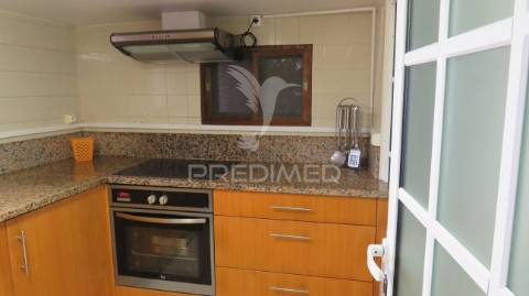 Moradia t3  com terreno em câmara de lobos