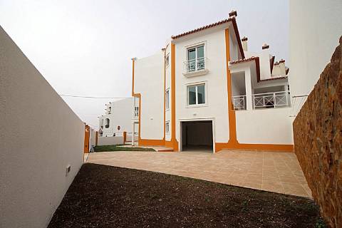 Moradia T3 +1 Usada na Ericeira com excelente vista de mar