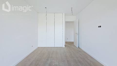 Moradia T4 nova com piscina e de Design moderno, em Mafra.