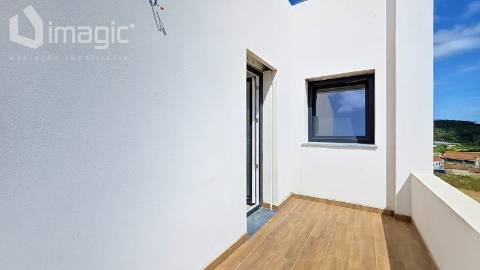 Moradia T4 nova com piscina e de Design moderno, em Mafra.