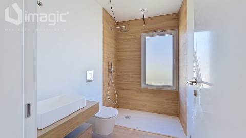 Moradia T4 nova com piscina e de Design moderno, em Mafra.