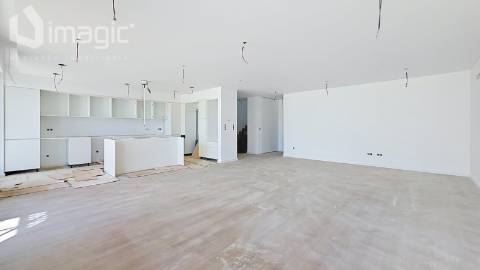 Moradia T4 nova com piscina e de Design moderno, em Mafra.