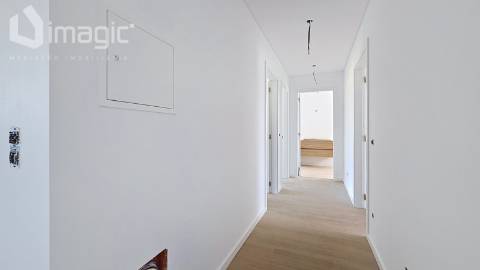 Moradia T4 nova com piscina e de Design moderno, em Mafra.