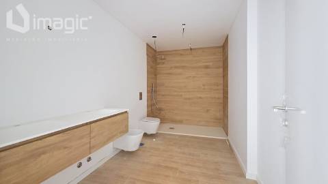 Moradia T4 nova com piscina e de Design moderno, em Mafra.