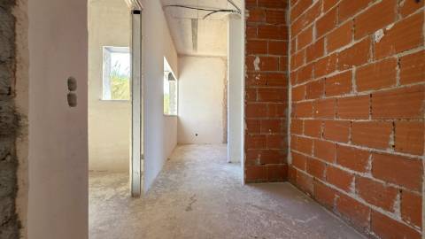 Moradia isolada T4+1 de arquitetura contemporânea na Ventosa - Torres Vedras.