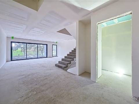 Moradia T3+1 Ericeira com piscina e jardim