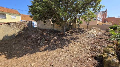 Ruina com 214m2 - Sobreiro - Mafra