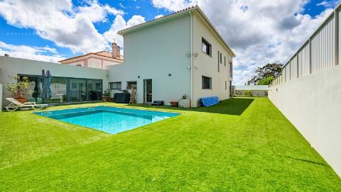 MORADIA T5 com piscina em SANTO ISIDORO, MAFRA