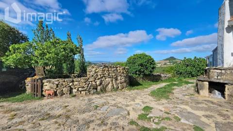 Moradia em Mafra inserida num terreno com 5,331m2.