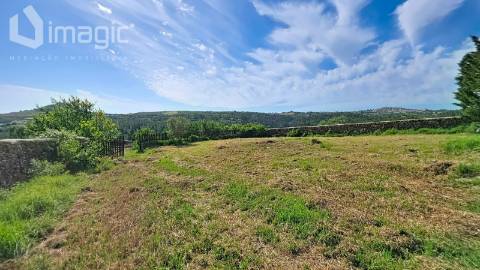 Moradia em Mafra inserida num terreno com 5,331m2.