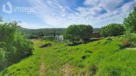 Moradia em Mafra inserida num terreno com 5,331m2.