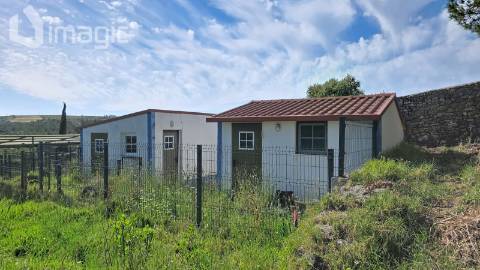Moradia em Mafra inserida num terreno com 5,331m2.