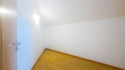 Apartamento T3 + sótão, usado, em Mafra.