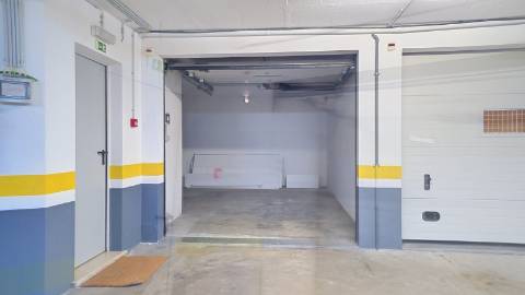Apartamento T3 + sótão, usado, em Mafra.