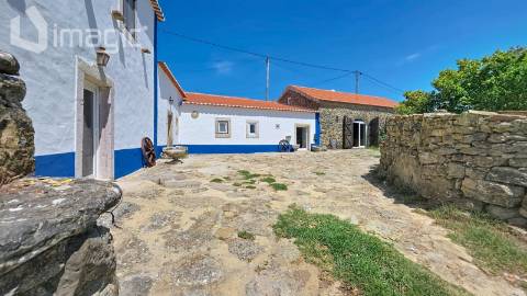 Quinta em Mafra inserida num terreno com 5,331m2.