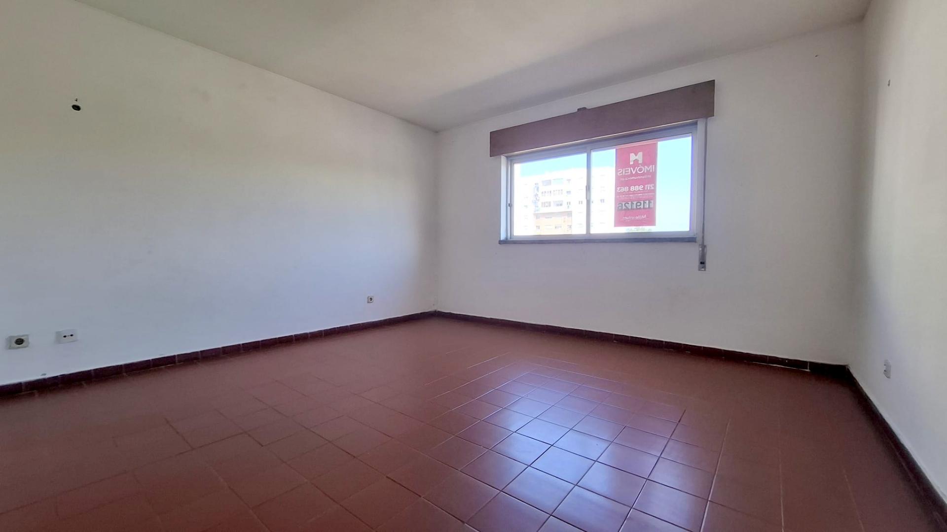 Apartamento T3 Usado em Casal de Cambra