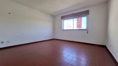 Apartamento T3 Usado em Casal de Cambra