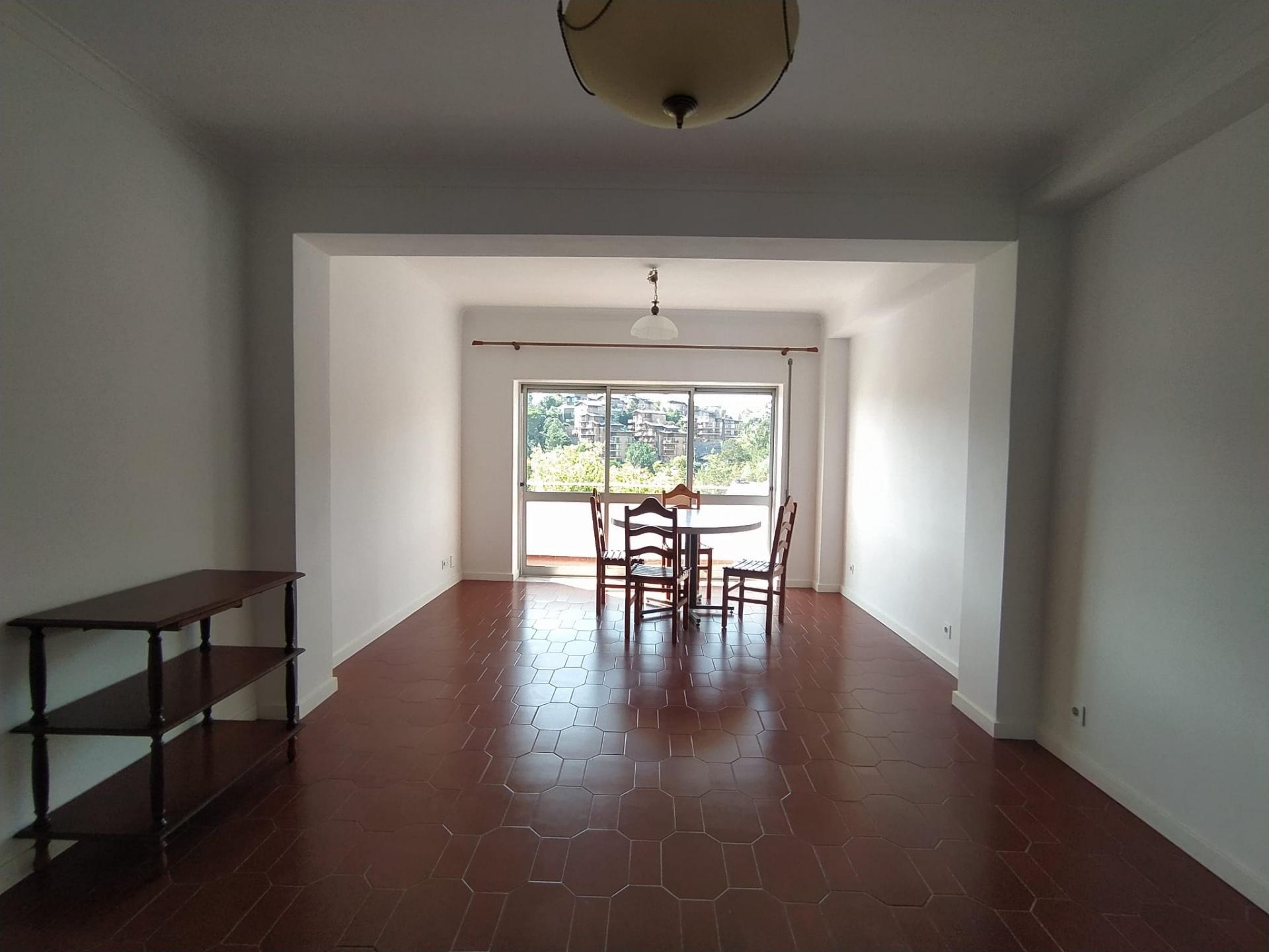 Arrenda-se Apartamento T3 mobilado junto à Solum, Coimbra