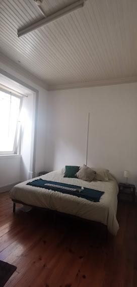 Apartamento T2 perto do Largo da Portagem para arrendamento