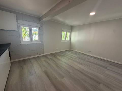Apartamento T3 remodelado - Laranjeiro
