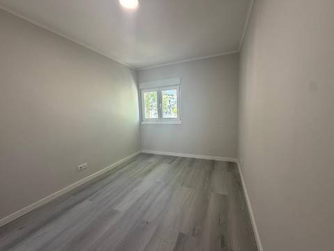 Apartamento T3 remodelado - Laranjeiro