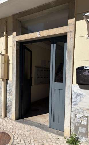Apartamento T2 remodelado Benfica - Lisboa