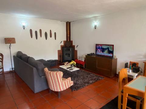 Terreno com duas moradias - Fernão Ferro | 380m²