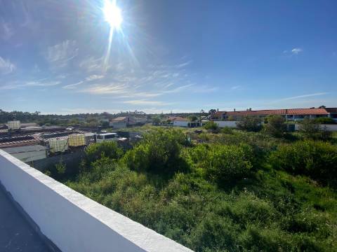Terreno com duas moradias - Fernão Ferro | 380m²