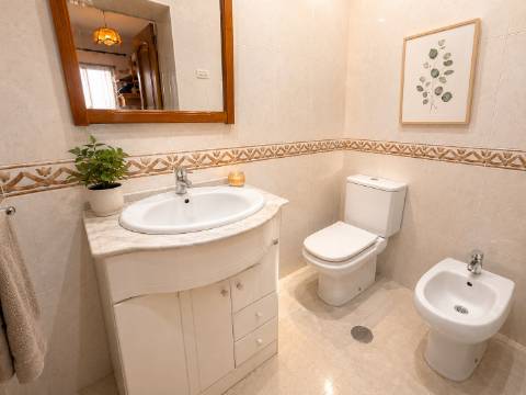 Apartamento T3 com Suíte, Varanda, Garagem e Arrecadação | Cruz de Pau - Amora