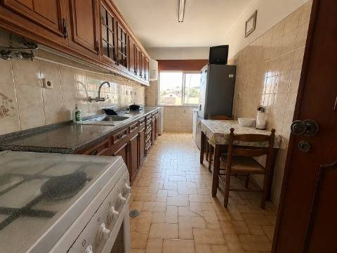 Apartamento T2 com Marquise | 63 m² | Pinhal de Frades