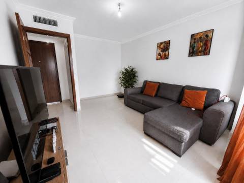 Apartamento T2, Quinta da Courela - Paio Pires