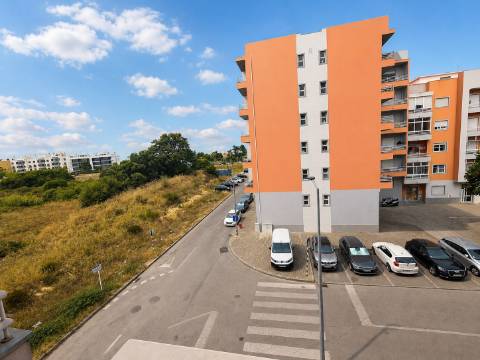 Apartamento T2, Quinta da Courela - Paio Pires