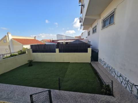 Andar de moradia em Vale Milhaços