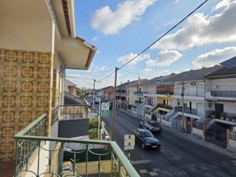 Andar de moradia em Vale Milhaços