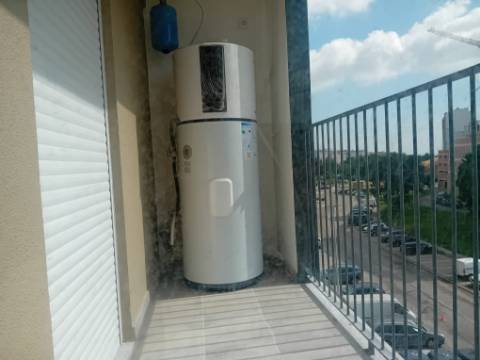 Moradia geminada de LUXO